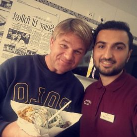 Henning Solberg med kebab hos Folkets Kebab